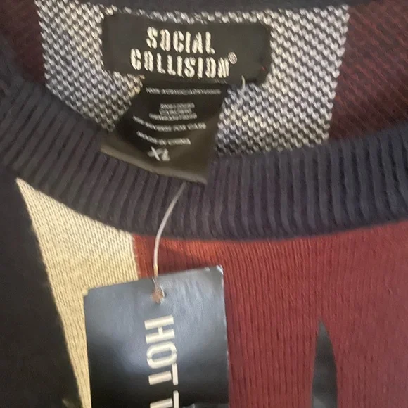 Social Collision Distressed Sweater Xl - Picture 2 of 6
